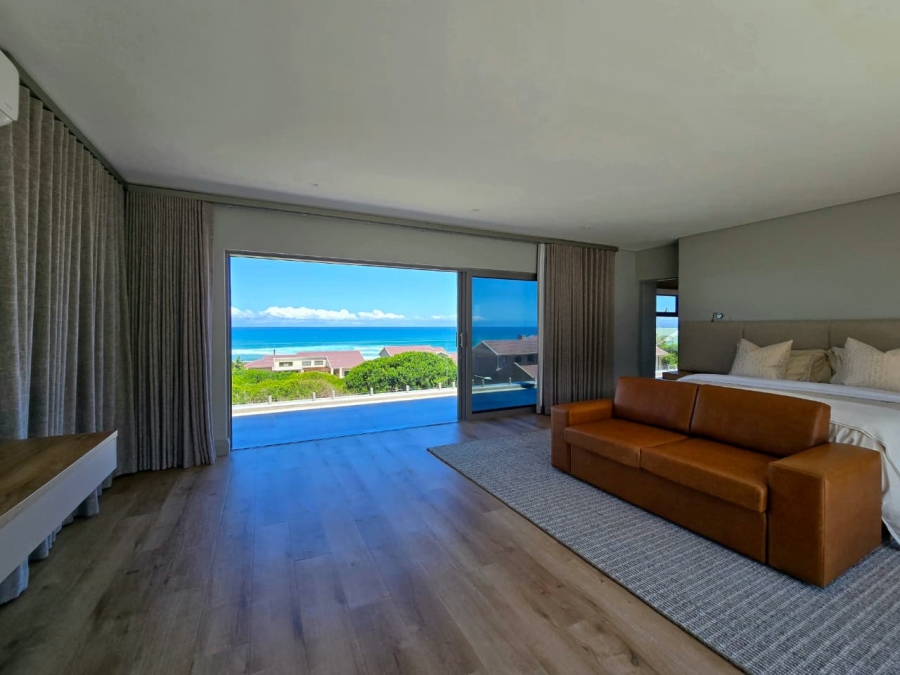 4 Bedroom Property for Sale in Outeniqua Strand Western Cape